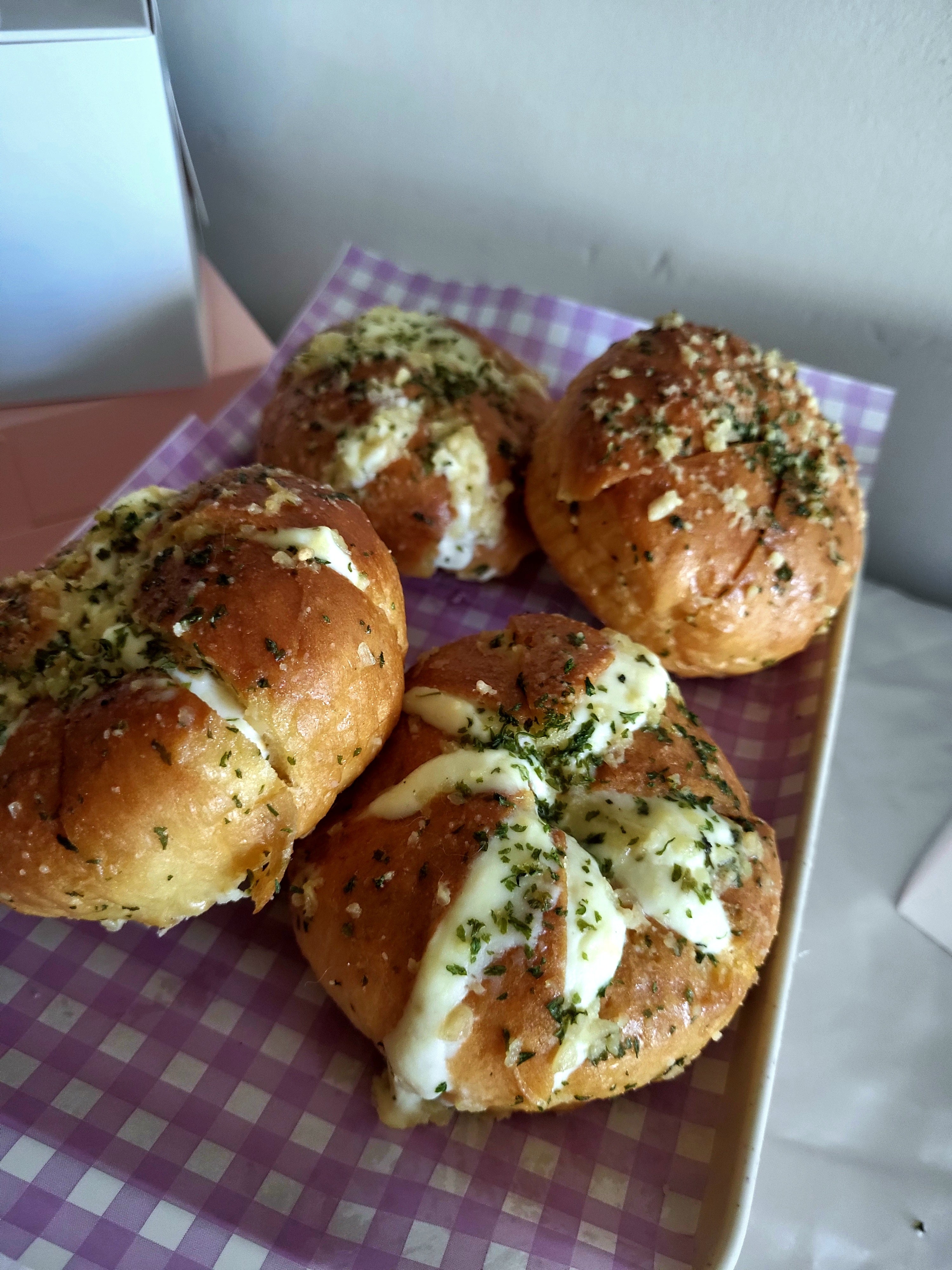 Korean Cream Cheese Garlic Bread